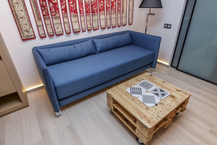 coffee table made of pallets in the interior