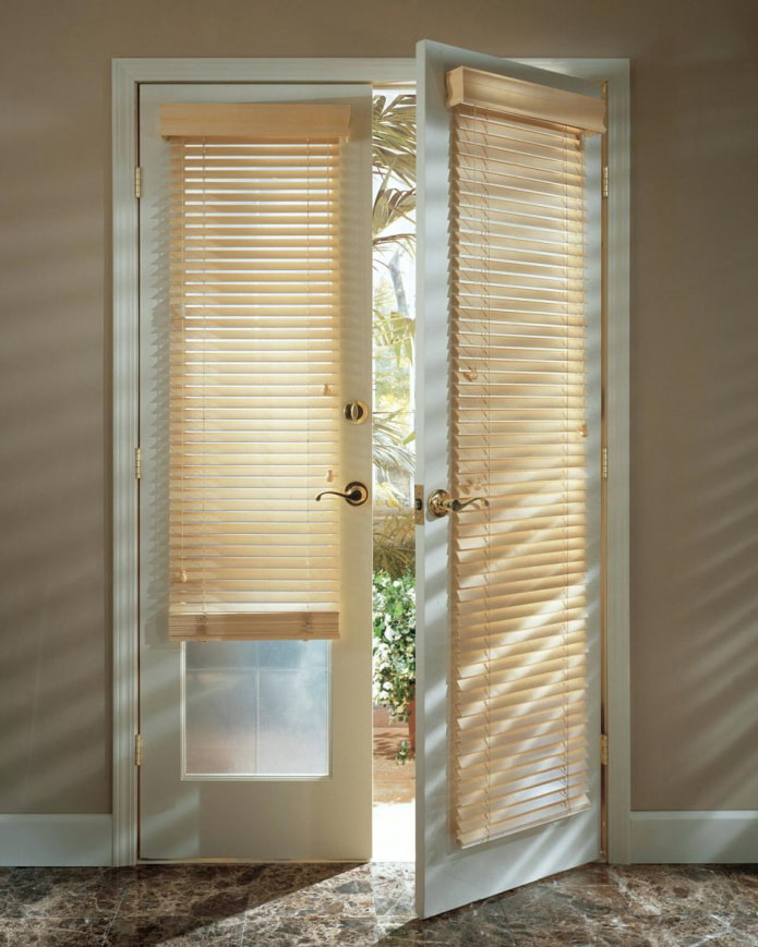 blinds on the doors in the interior