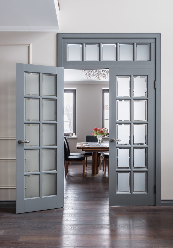 doors with frosted glass in the interior