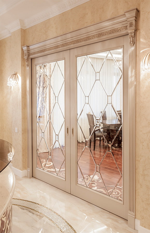 glass doors with facet in the interior