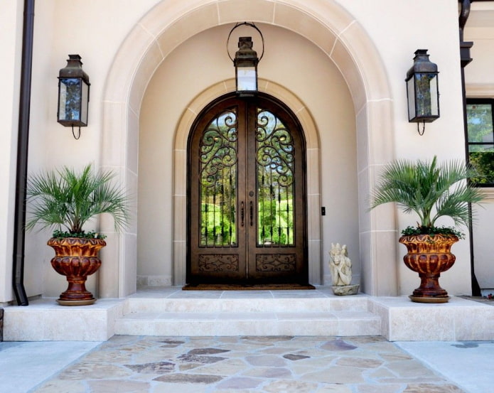 Double-leaf entrance doors