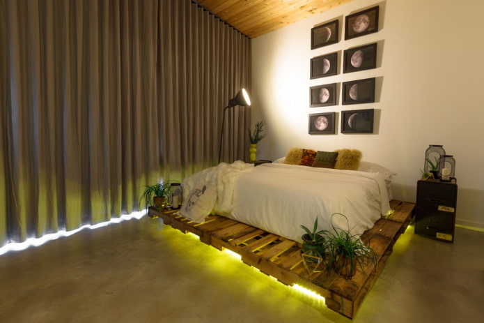 дрвени подијумски кревет у унутрашњости