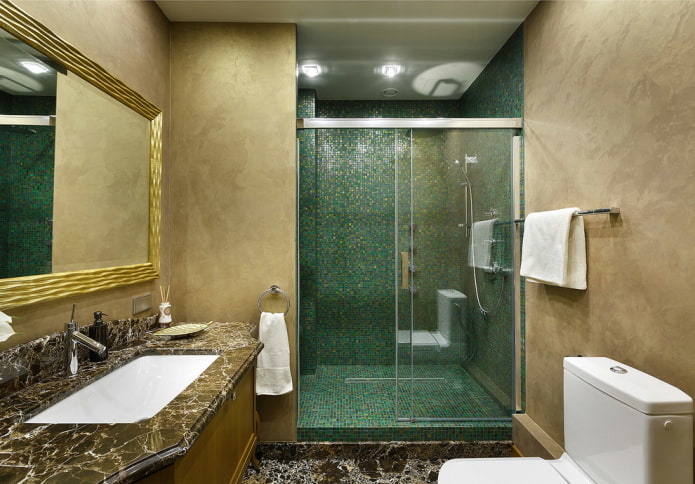 mosaic sa shower cabin sa loob ng banyo