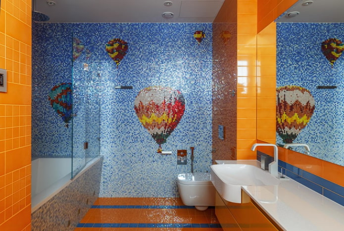 mozaik mintával a fürdőszoba belsejében