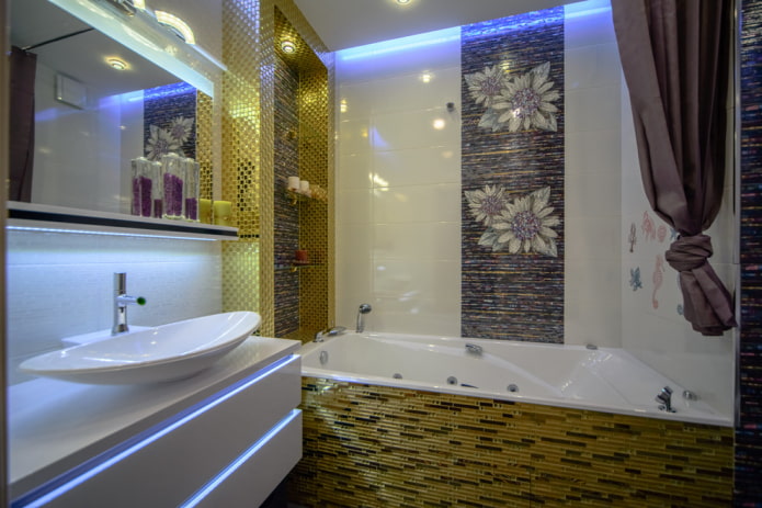 mozaik panelek a fürdőszoba belsejében