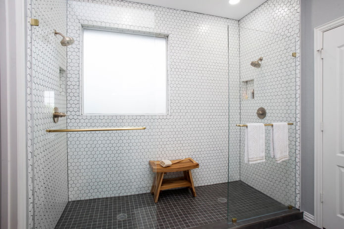 honeycomb mosaic in bathroom interior