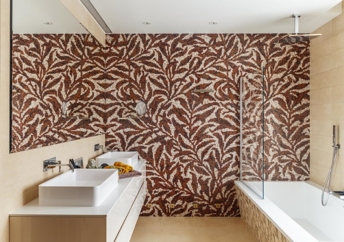 mozaik a fürdőszoba belsejében