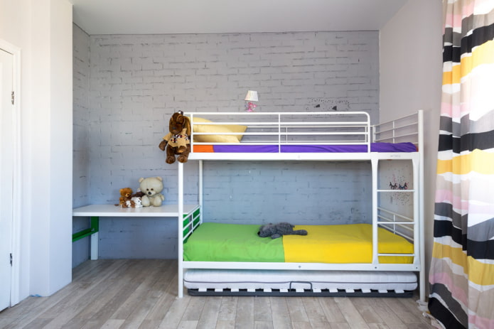 bunk bed sa loob ng nursery