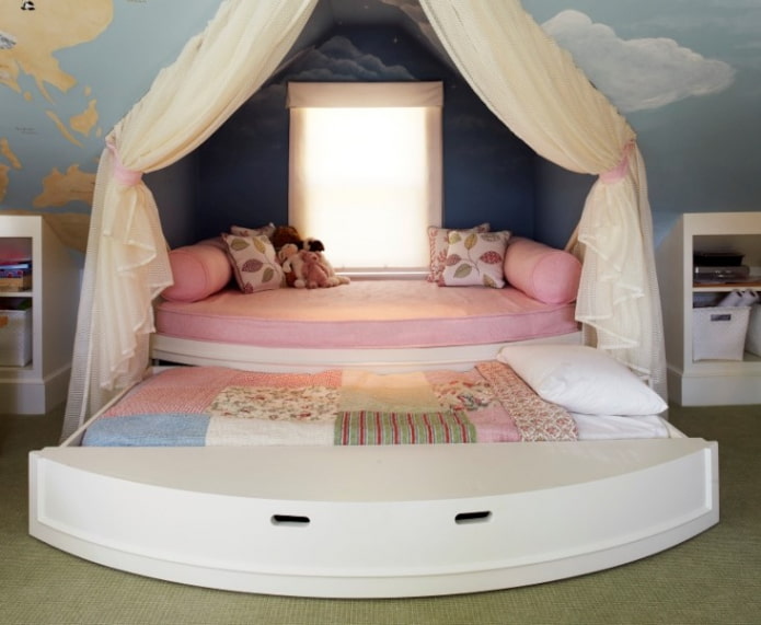 gyermek félkör alakú ágy a belső térben
