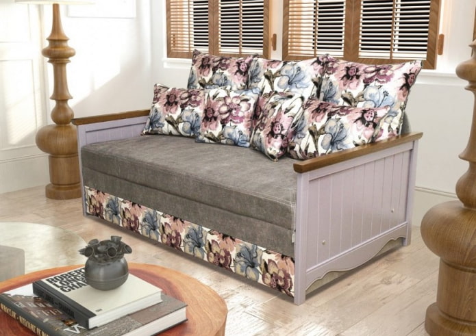összecsukható kanapé provence stílusban