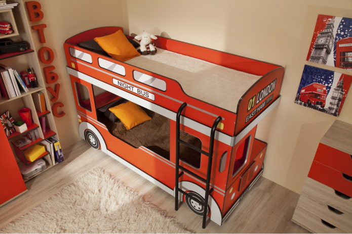 Etagenbett-Bus im Kinderzimmer