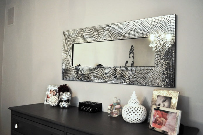 Mosaic patterns on the mirror frame