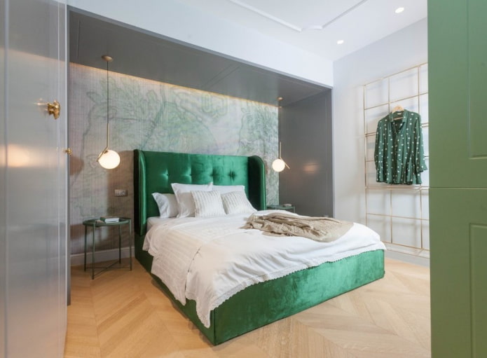 grünes Bett im Inneren des Schlafzimmers