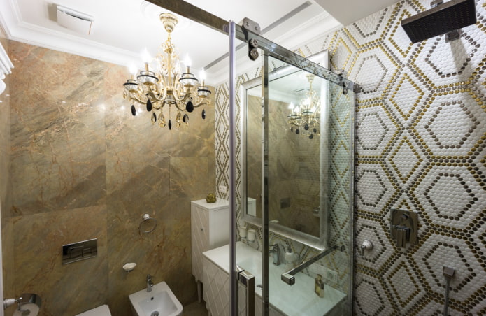 мозаични геометријски облици у ентеријеру купатила