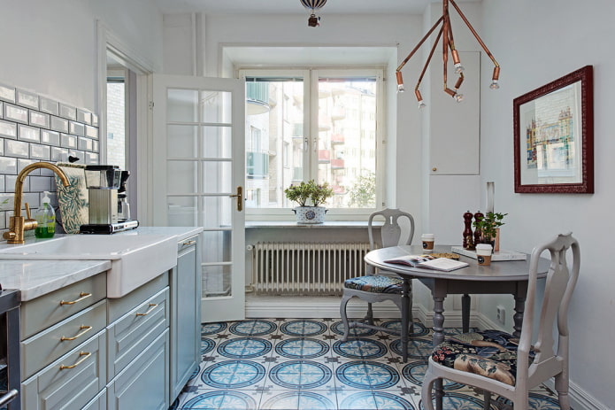 floor tiles with a pattern in the interior of the kitchen