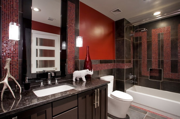 Rotes und schwarzes Badezimmer