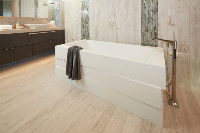 wood-like floor tiles in the bathroom interior