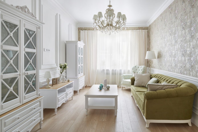 grünes Sofa im Provence-Stil