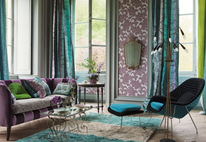 lila és türkiz kombinációja a belső térben