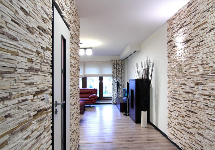 dekoratív kő díszítés a falon a belső térben