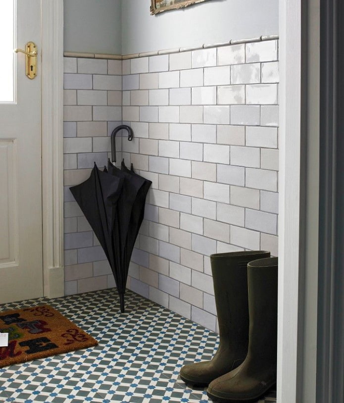 clinker tiles in the hallway