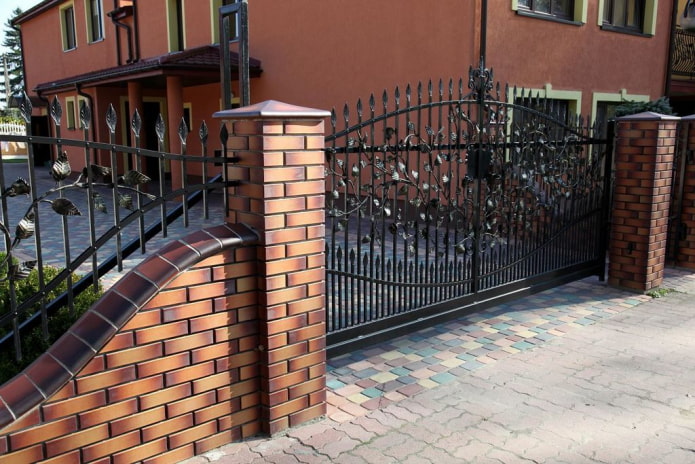 fence with clinker tiles