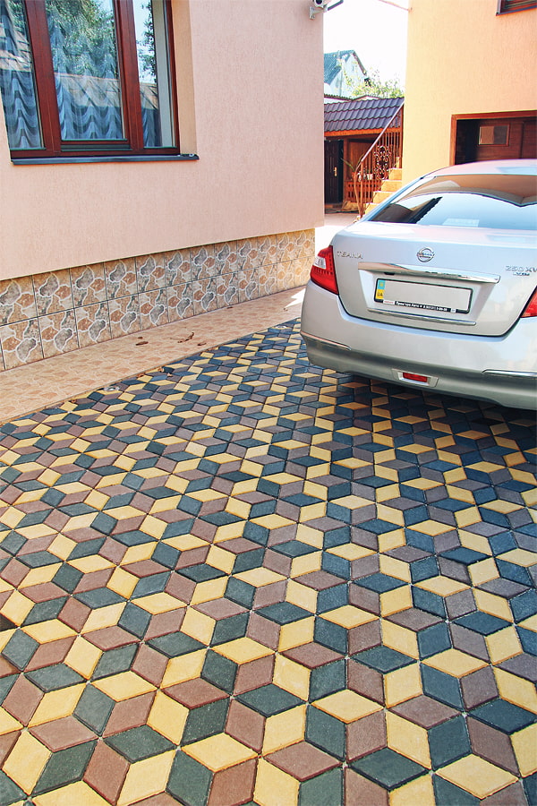 tricolor sidewalk tiles