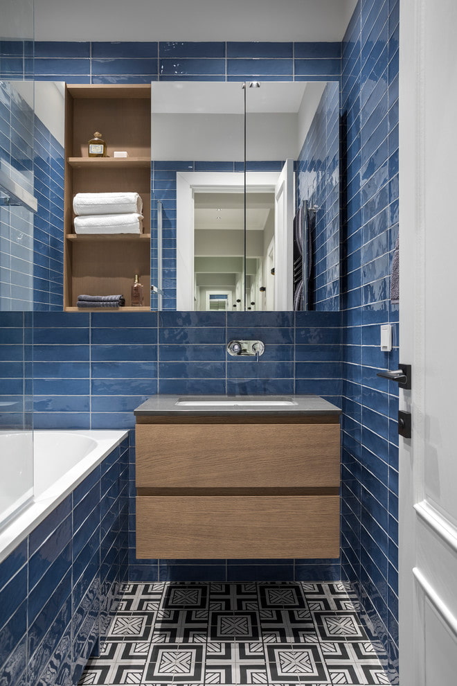blue glass tiles in the bathroom