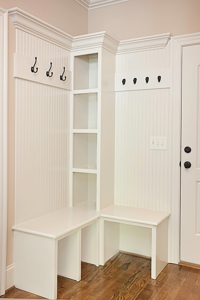 Narrow white cabinet