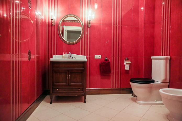 ентеријер купатила у црвеним нијансама