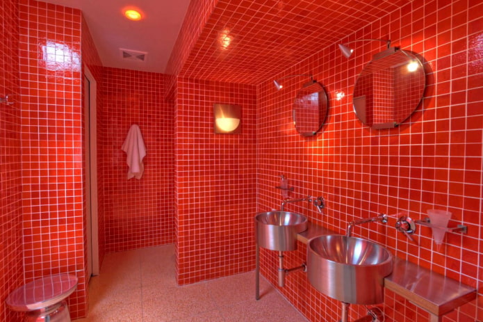 fürdőszoba dekoráció vörös árnyalatokkal