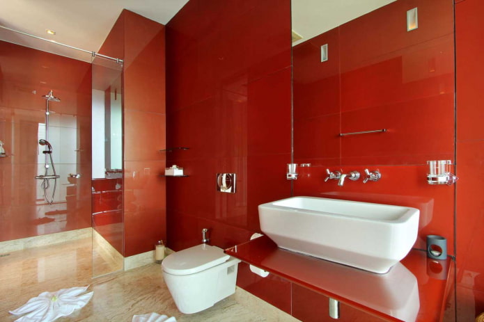ภายในห้องน้ำโทนสีแดง