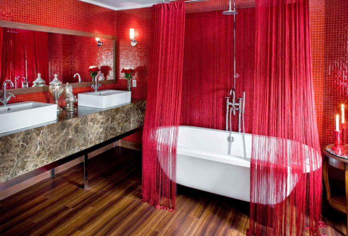 ентеријер купатила у црвеним бојама