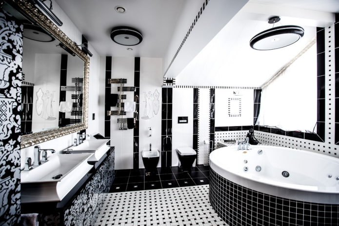 fürdőszoba a padláson fekete-fehér