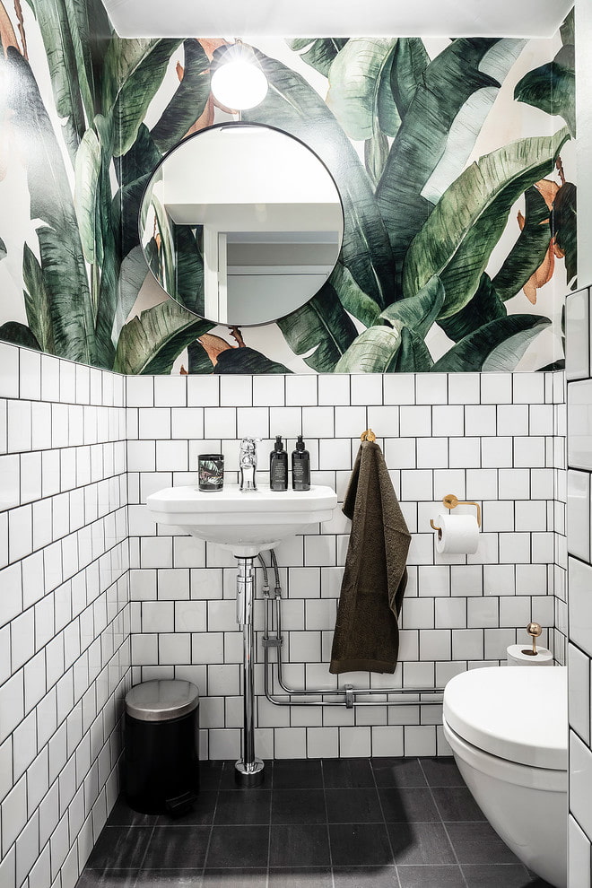 Bathroom with a tropical theme
