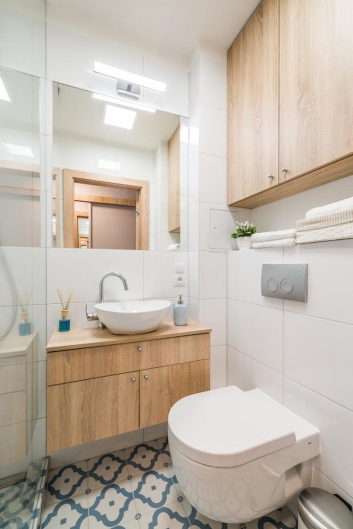 fürdőszoba kialakítása egy 40 négyzetméteres lakás belsejében