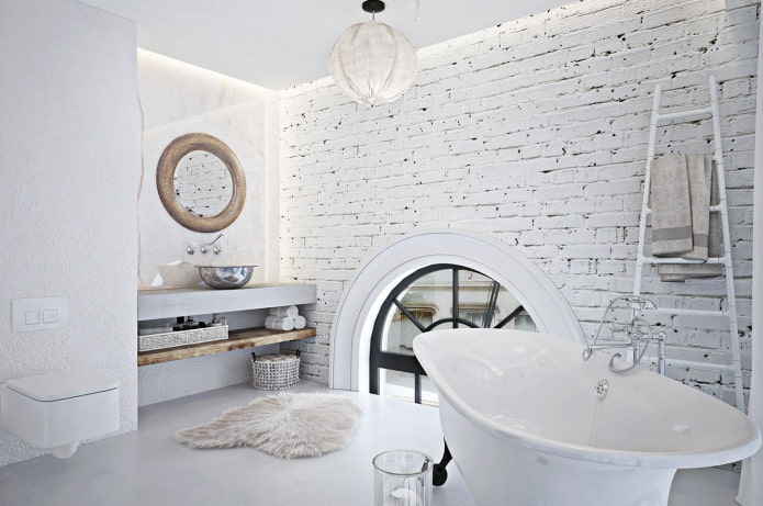 fürdőszoba fehér loft stílusban