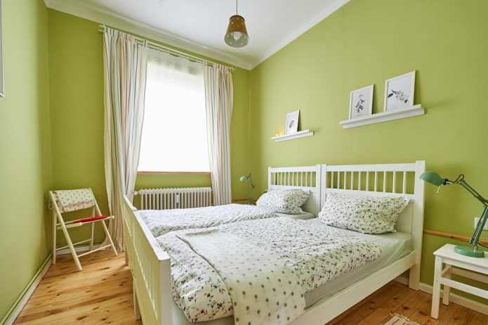 hálószoba belső világos zöld árnyalatú