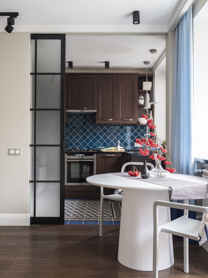 Chruschtschow-Design 2 angrenzende Räume - Küche und Wohnzimmer