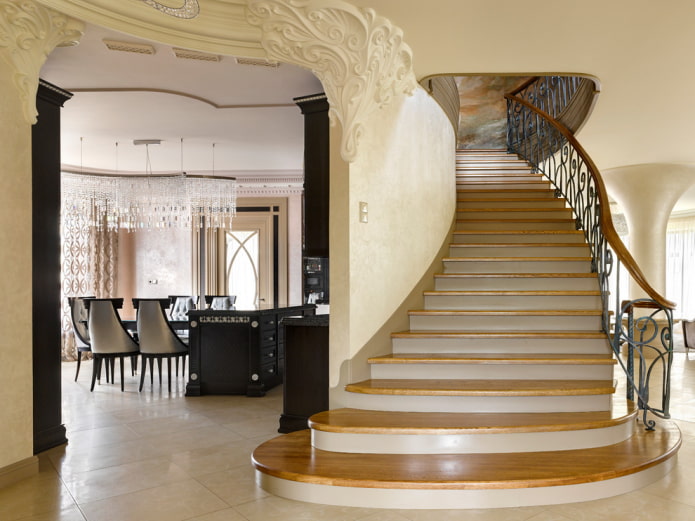Malawak na Art Deco Staircase