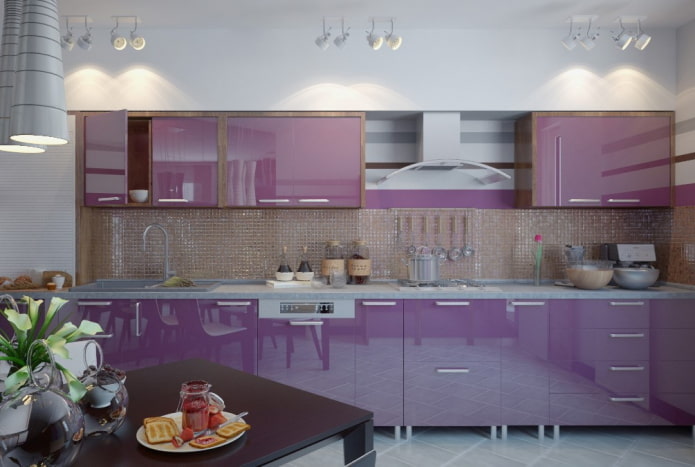 dekoráció és világítás a konyha belsejében lila tónusokkal