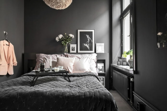 Einrichtung und Beleuchtung im Schlafzimmer in Schwarztönen