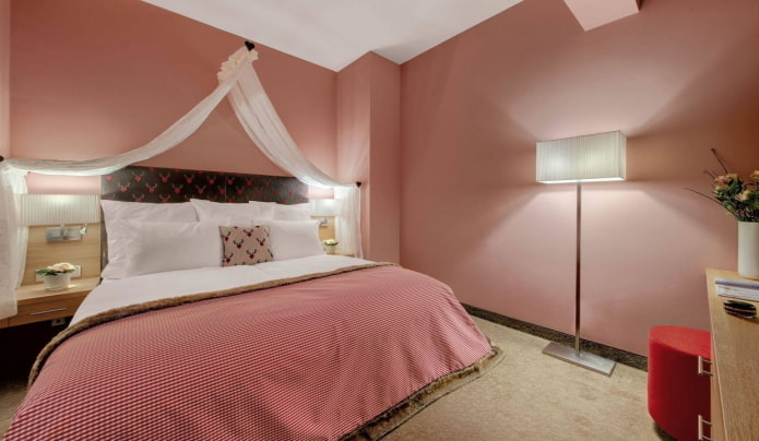 lighting in the interior of the bedroom in pink