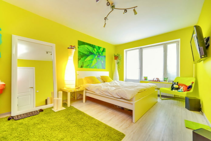 shades of yellow in the interior of the bedroom