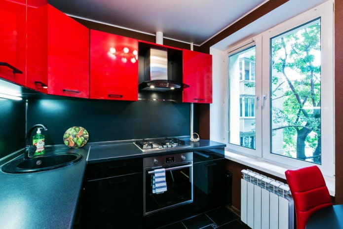 Vörös és fekete konyha Hruscsovban