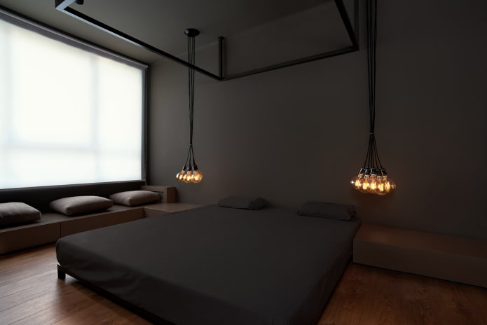 világítás a hálószoba belsejében, minimalista stílusban