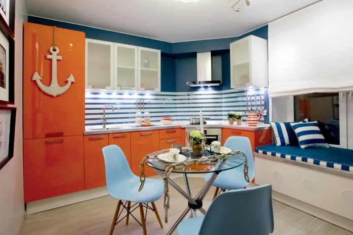 konyha lakberendezés narancssárga és kék színben