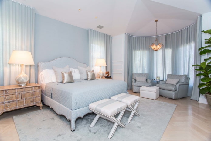 shades of blue in the interior of the bedroom