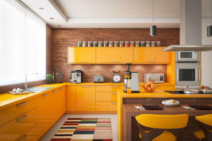 Kücheneinrichtung in Gelbtönen