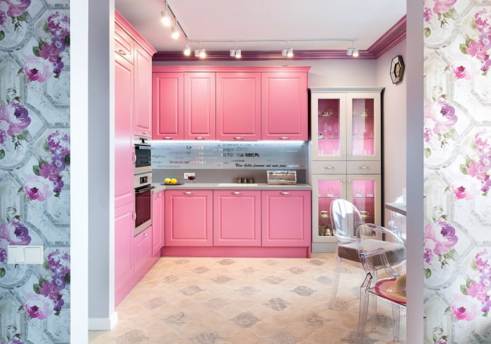 rózsaszínűre befejezte a konyhát